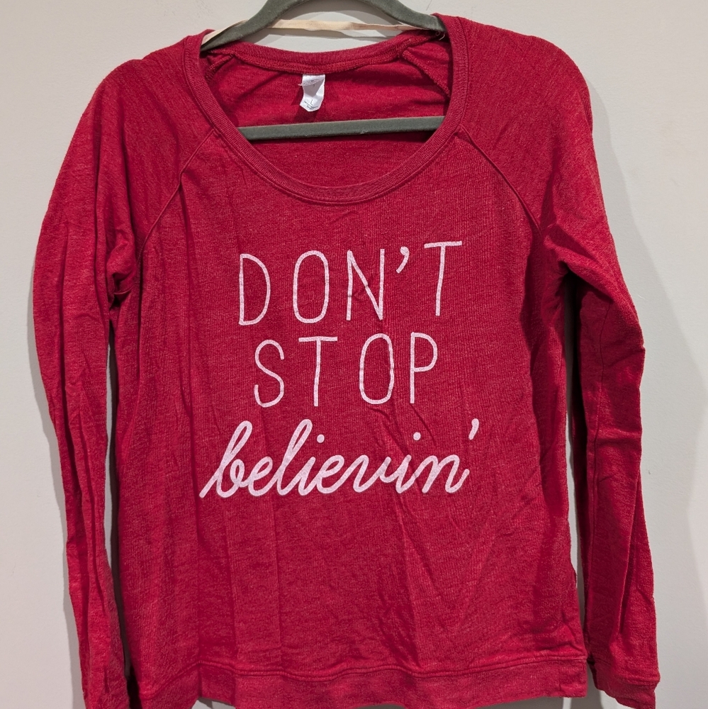 ❤️ Don’t Stop Believin’ Christmas Long Sleeve Tee (L)